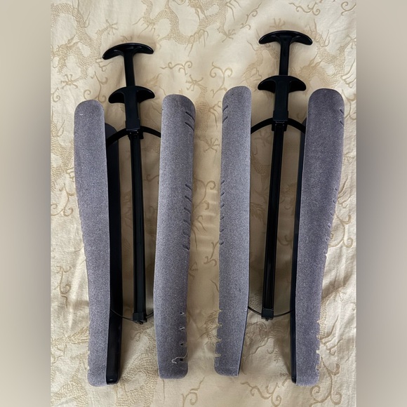 4 pair Adjustable Velveted Boot Trees, 1 pr grey, 3 pr black - Picture 1 of 2
